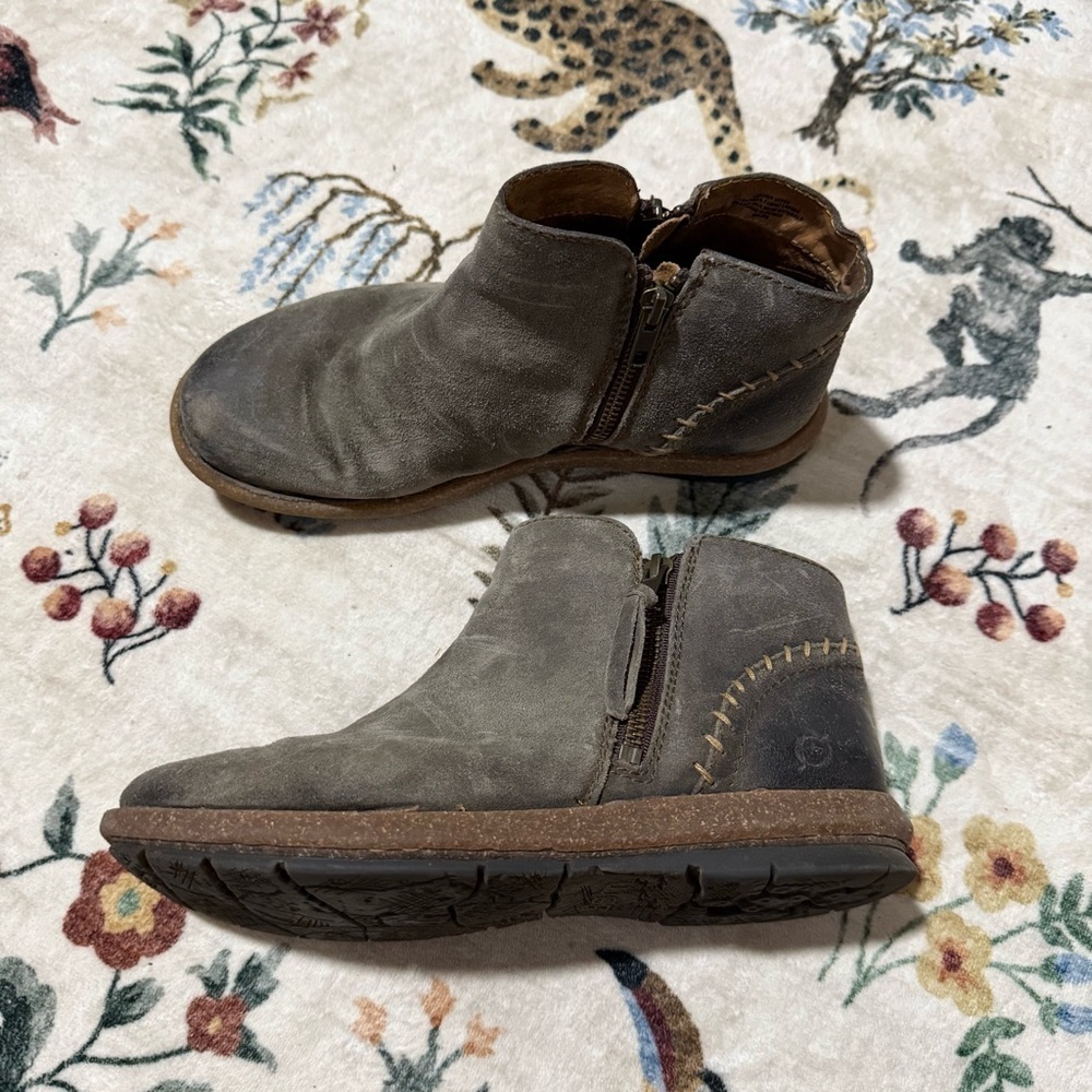 Born women Gray suede Ankle Boots size 7.5